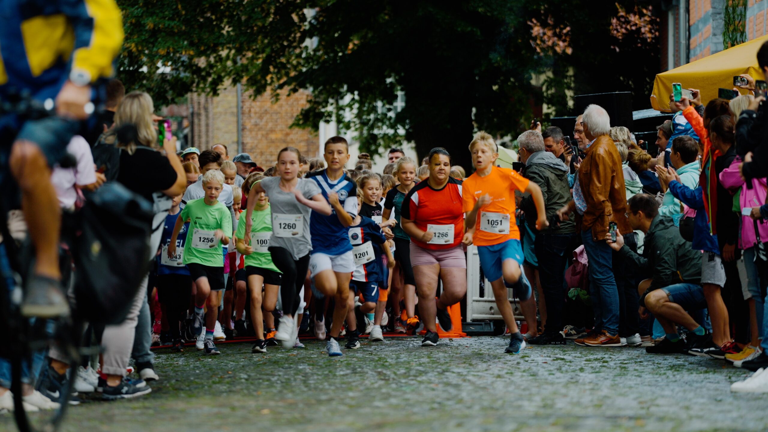 : Die kleinen Läufer machen am Sonntag beim Grafschaftslauf den Anfang, danach gehen die Erwachsenen auf die Strecke. Das Ri