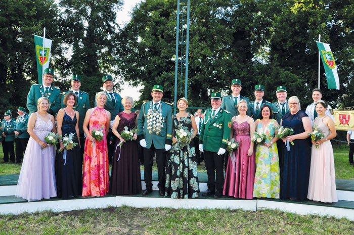 (v. li.) Frank und Gitte Berenbrink, Martin Hauswillemenke und Larissa Trost-Jathe, Carsten und Tanja Gosejohann, Zermonienme