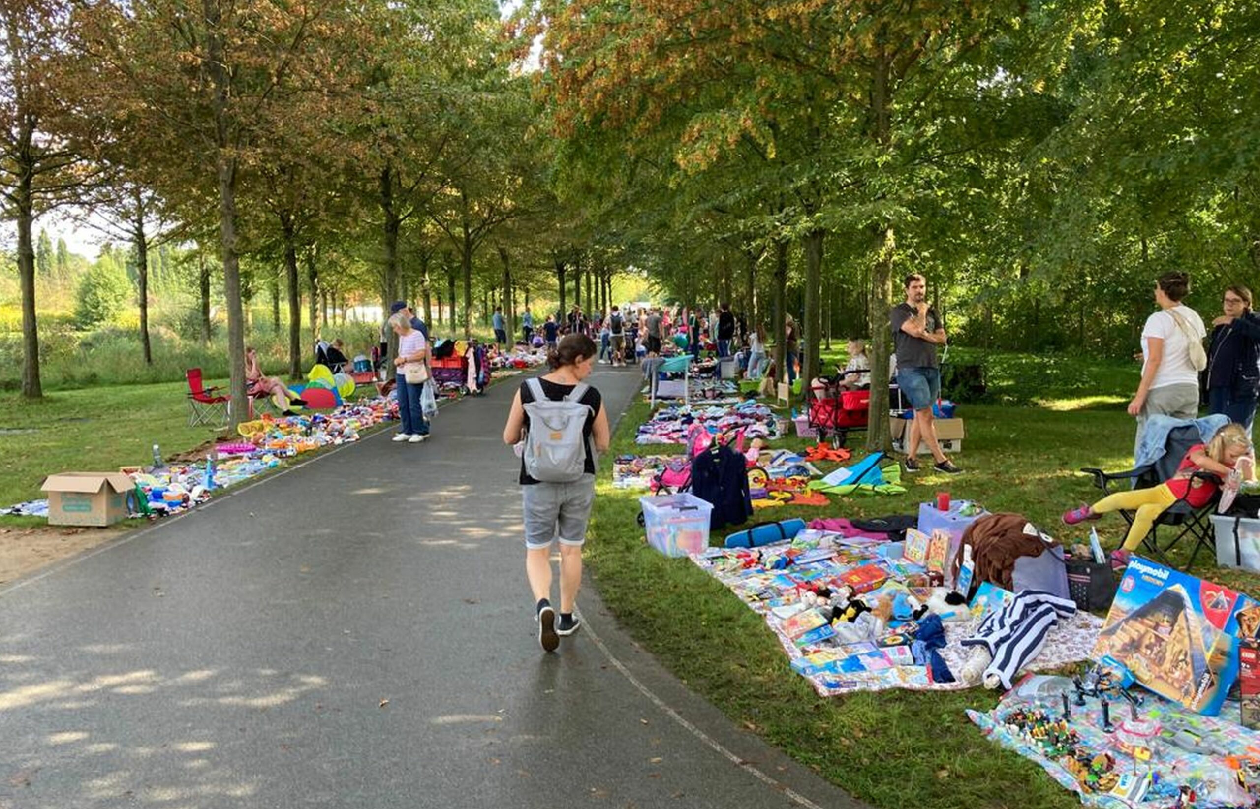 Beim Kindertrödelmarkt im Gartenschaupark zum Weltkindertag können kleine Verkäufer am Sonntag, 29. September, alles an Sp