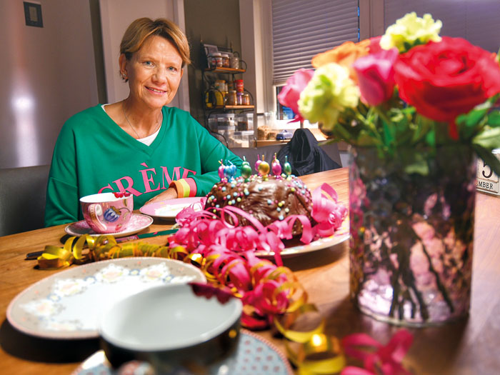 Sonja Hemmersmeier backt seit Jahren für alle Familien-Geburtstage einen Tiroler Nusskuchen, der zum Fest mittlerweile  erwa