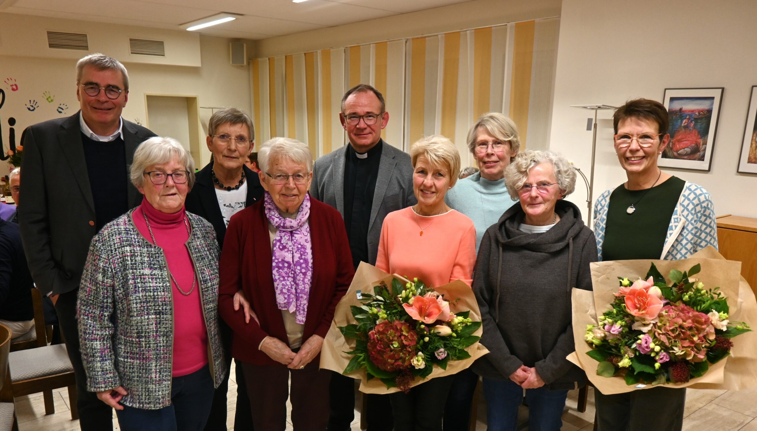 Diakon Heribert Lübeck, Irmgard Feuerborn, Renate Loeser, Anne Bussieweke, Pfarrer Andreas Zander, Bärbel Strathoff, Ulla H